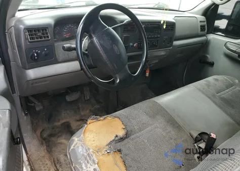 2002 Ford F350 Srw Super Duty z USA, uszkodzony, nr VIN 1FTSX31F02EC90755